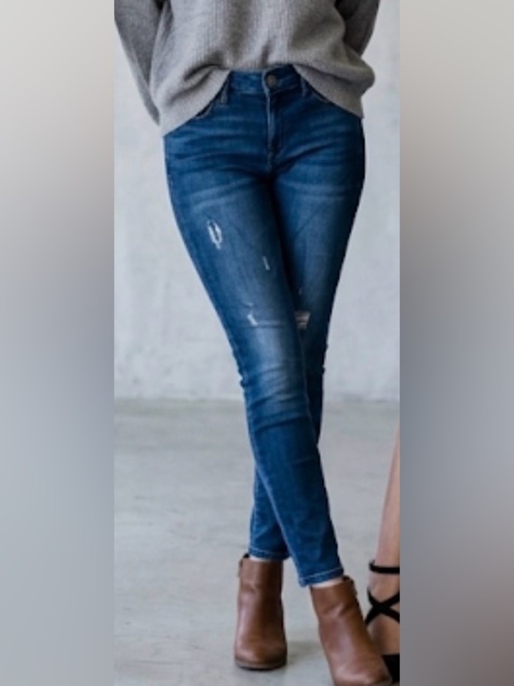 Dark Blue Distressed Women’s Jeans size 27 Great condition